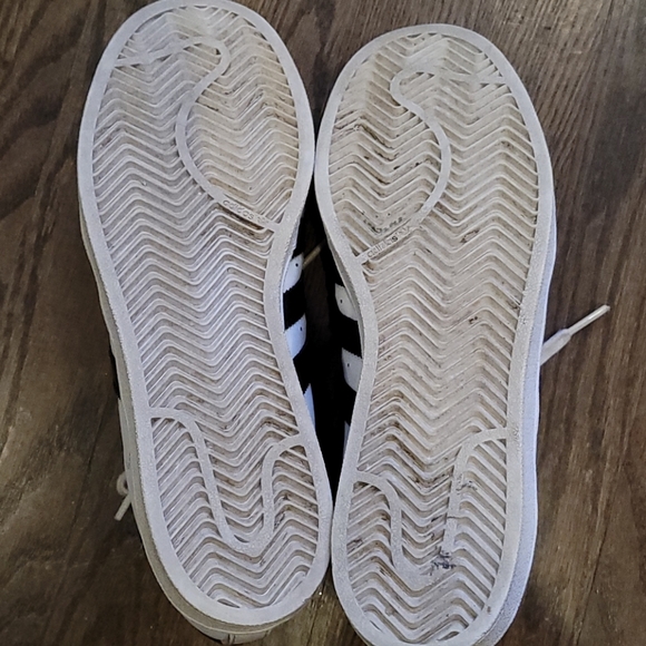 Gymshoes - Picture 5 of 5